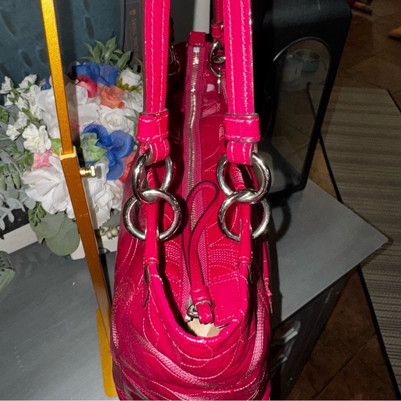 COACH 2009 Alex Op Art Patent Leather Pink / Silver Tote w large hangtag - EUC - Picture 5 of 15